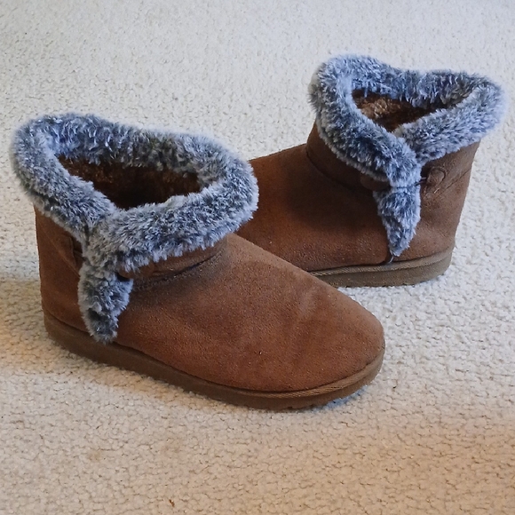 Cozy Brown Boots with Faux Fur Trim - Picture 1 of 7